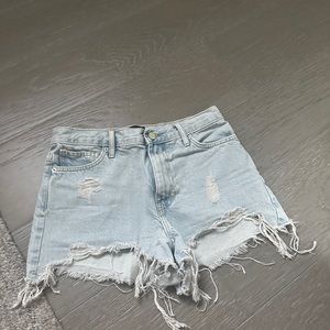 My favsss! High waisted light wash jean shorts